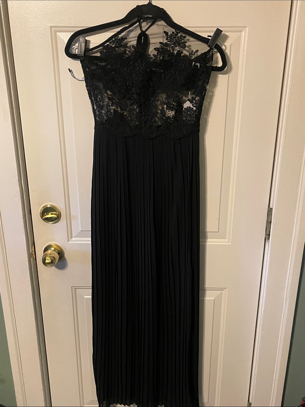 Fashion Nova Black Lace Appliqué Pleated Maxi Dress